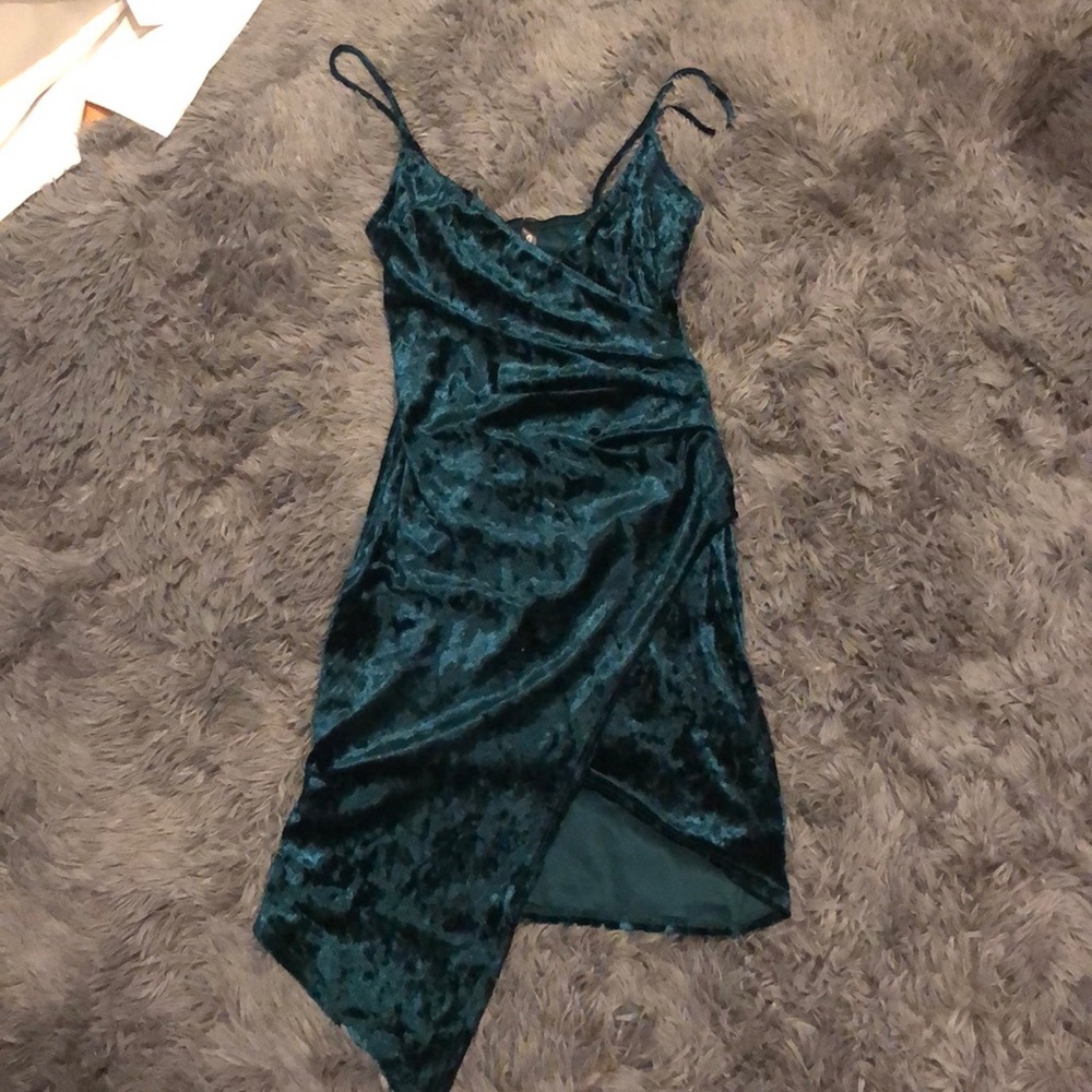 XS-S Eden Sky Stunning Emerald Green Velvet Asymmetrical Mini Dress